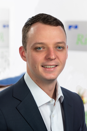 Hillebrechttom2 BKG 300X450