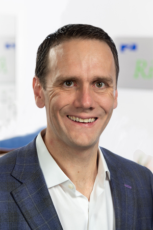 Mckernanjohn2 BKG 300X450